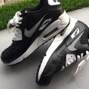 Nike Air Max 90 Sneakers